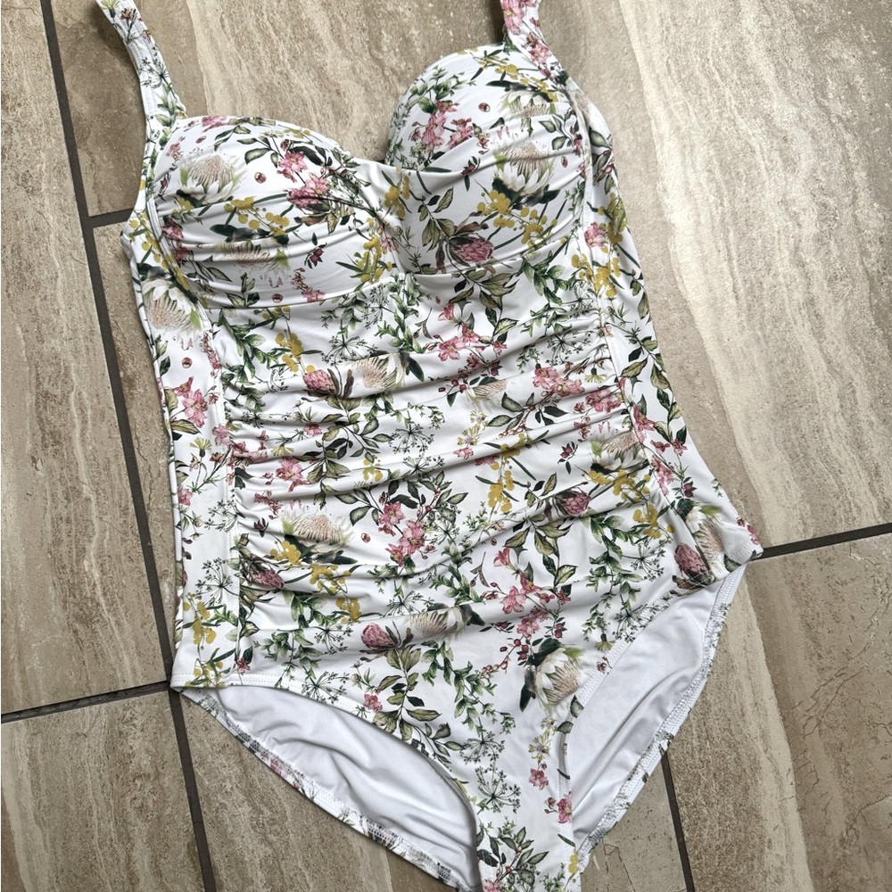 Niptuck swim Joanne wattleweedo tummy control one piece size 8